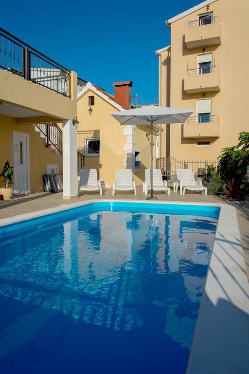 Apartments Max&Leon Подстрана Екстер'єр фото